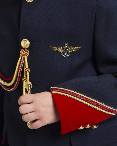 Almirante azul marino terciopelo rojo